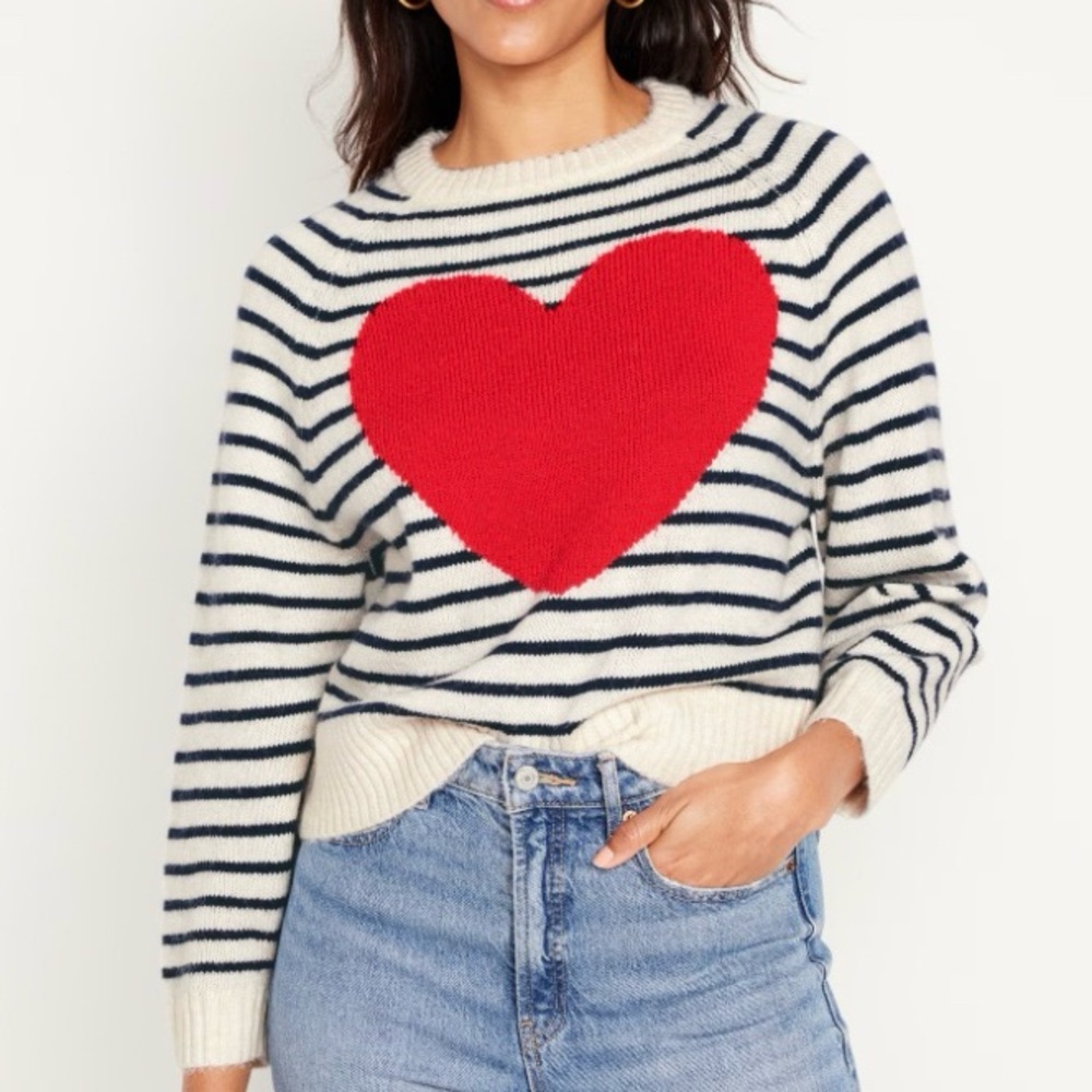 Cropped Crew Neck Sweater with Heart